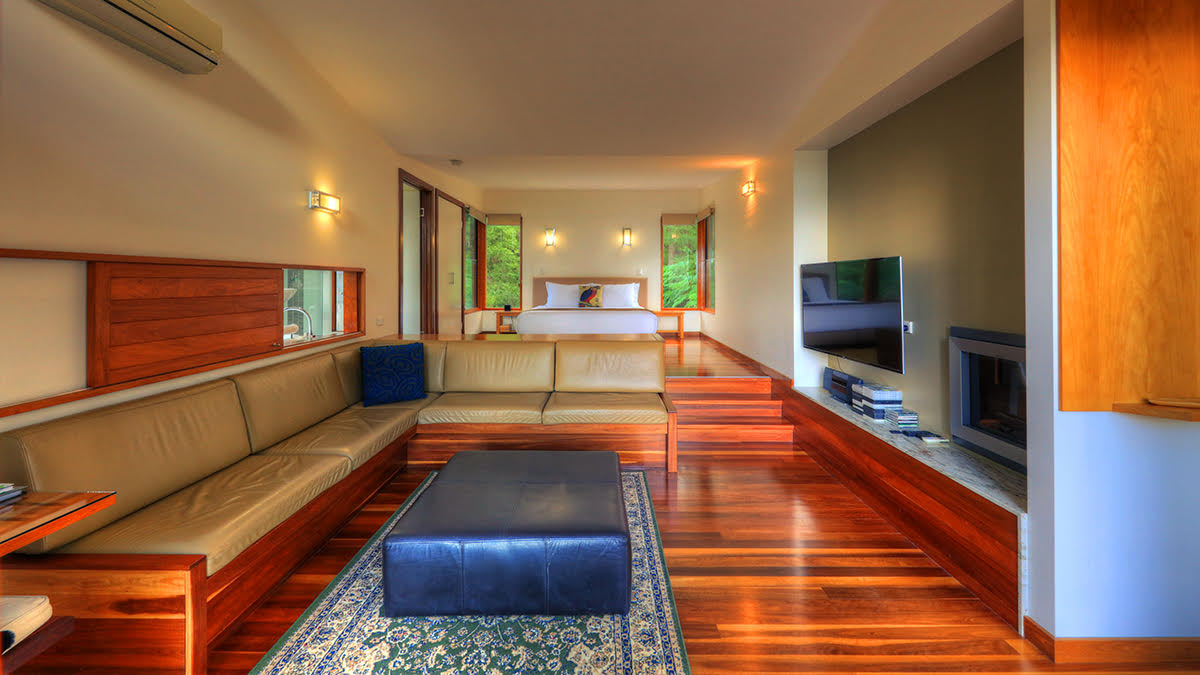 Montville accommodation spacious suite lounge area