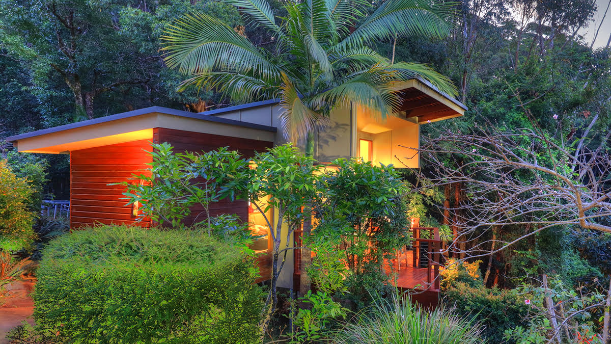 Montville accommodation tropical cottage with garden setting